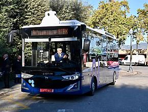 The driverless bus will run for 10 days in Barcelona: where to catch it and what route does it do?