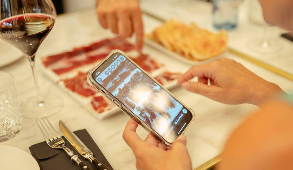 Der Wurstwarenhersteller, der in der Boqueria mit dem Schneiden von Schinken begann und ihn heute in Japan verkauft, eröffnet ein Restaurant in Barcelona
