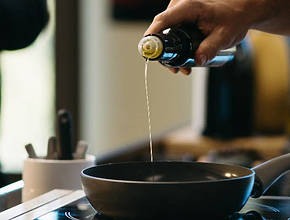 El primer mercado del Primer Aceite nace en Plaça Catalunya: catas gratis y clases de cocina con el aceite de primera prensada