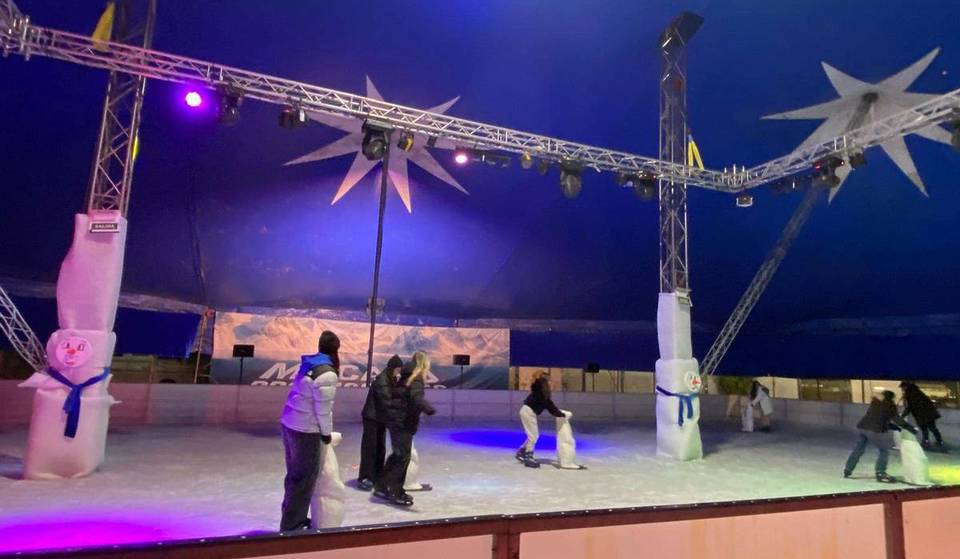 37 atracciones, pista de hielo y una noria gigante con vistas a la ciudad: la feria de Navidad más grande de Catalunya está a golpe de metro