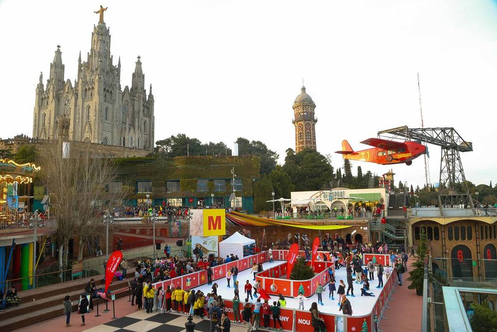 La única pista de hielo a 500 metros de altura en Barcelona: 235m2 de patinaje con vistas a la ciudad por 5€