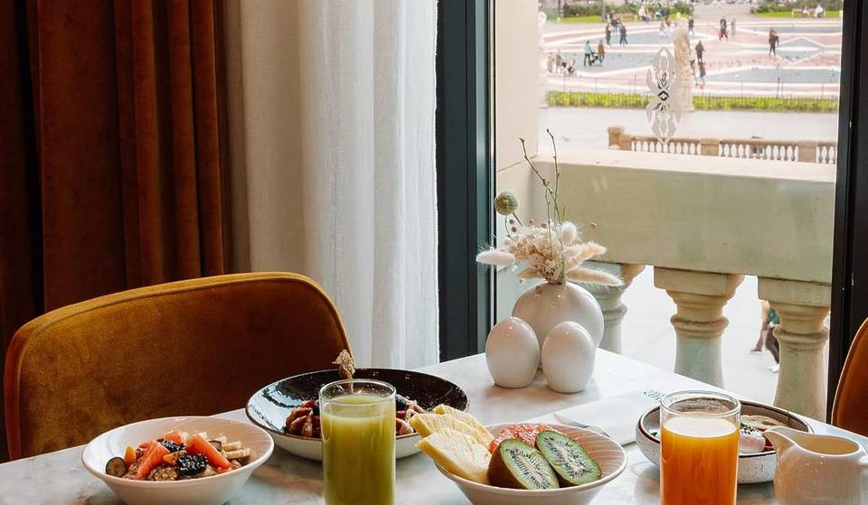 Só neste fim de semana: um hotel de luxo fecha e vende tudo (móveis, espelhos e até máquinas de gelo) em plena Plaça Catalunya.