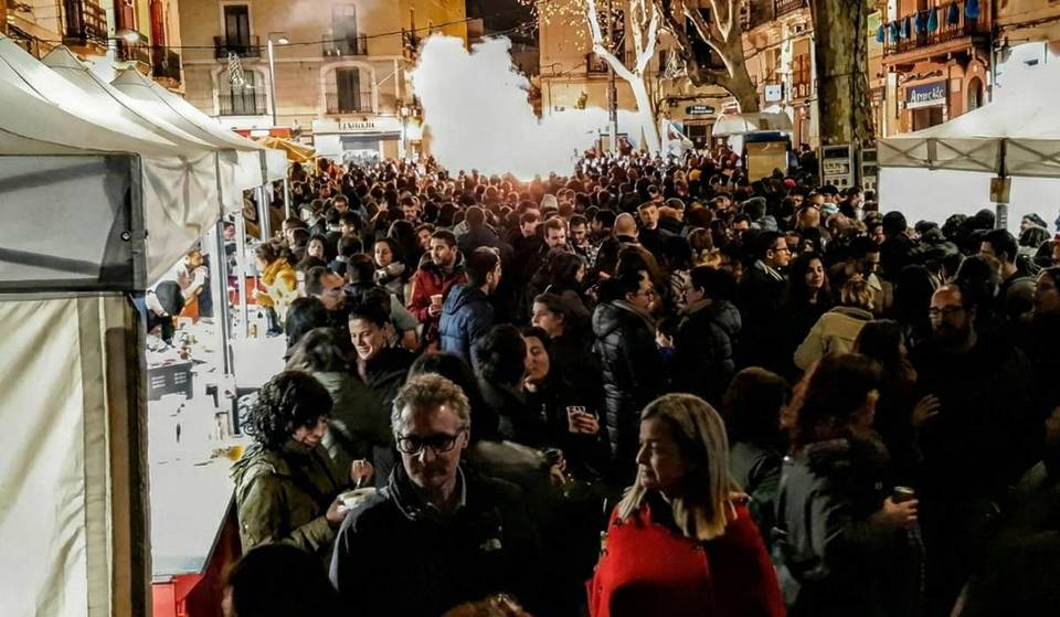 A grande festa do porco volta a Barcelona neste sábado: um banquete popular com escudella e codillo por 12 euros, música e correfoc.
