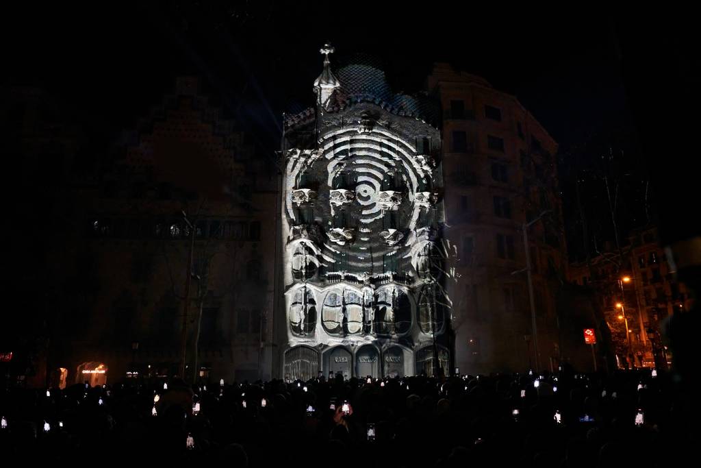 La fachada de Casa Batlló se transforma con el mapping ‘Hidden Order’