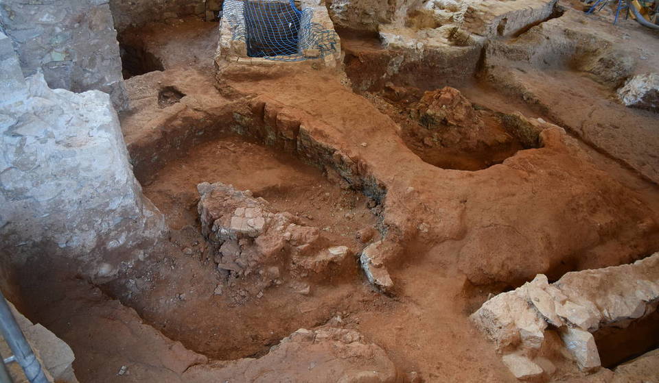 Surpresa nas obras do CAP do Raval: encontram dois fornos medievais e edifícios com 700 anos de história