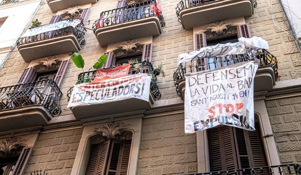De 800 € por apartamento a 900 € por um quarto: o coliving de um prédio inteiro que Gràcia quer impedir nesta terça-feira