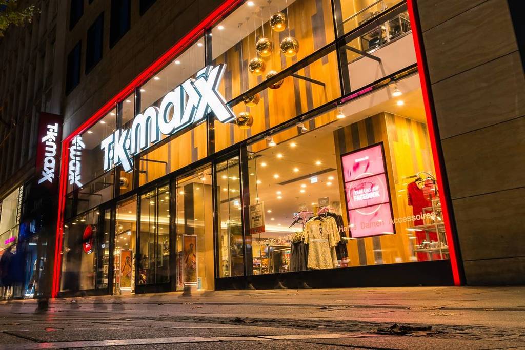 El gigante de los descuentos de hasta el 60% en firmas de lujo abre su primera megatienda de 2.100 m² en Barcelona