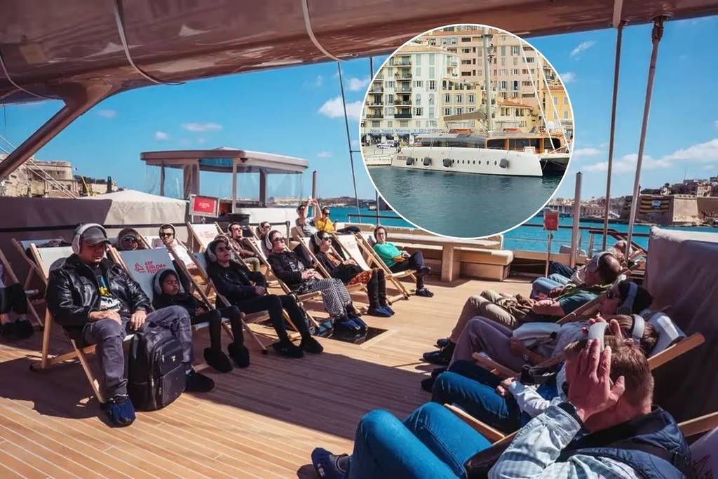 Solo por diez días: Barcelona tiene el primer barco museo del mundo y acoge conciertos y exposiciones gratis en sus 47 metros de eslora