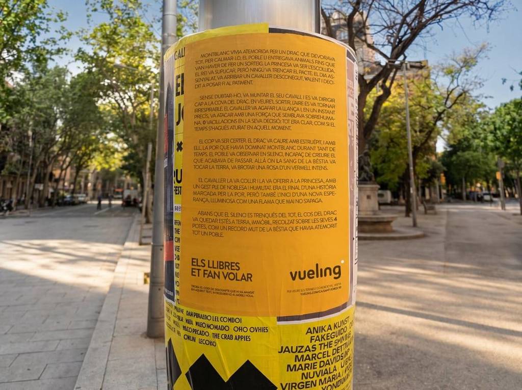 Voli gratis nascosti in frammenti di libri: come trovarli per le strade di Barcellona in occasione di Sant Jordi