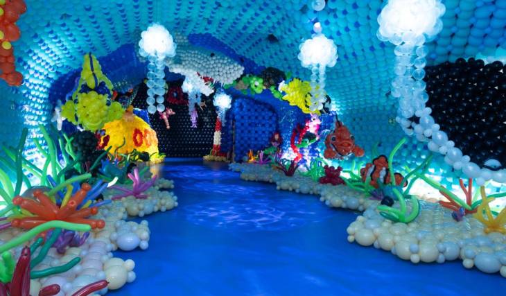 La exposición que recrea mundos de fantasía y monumentos con 600 000 globos dice adiós: últimos días de Balloon Story en Barcelona