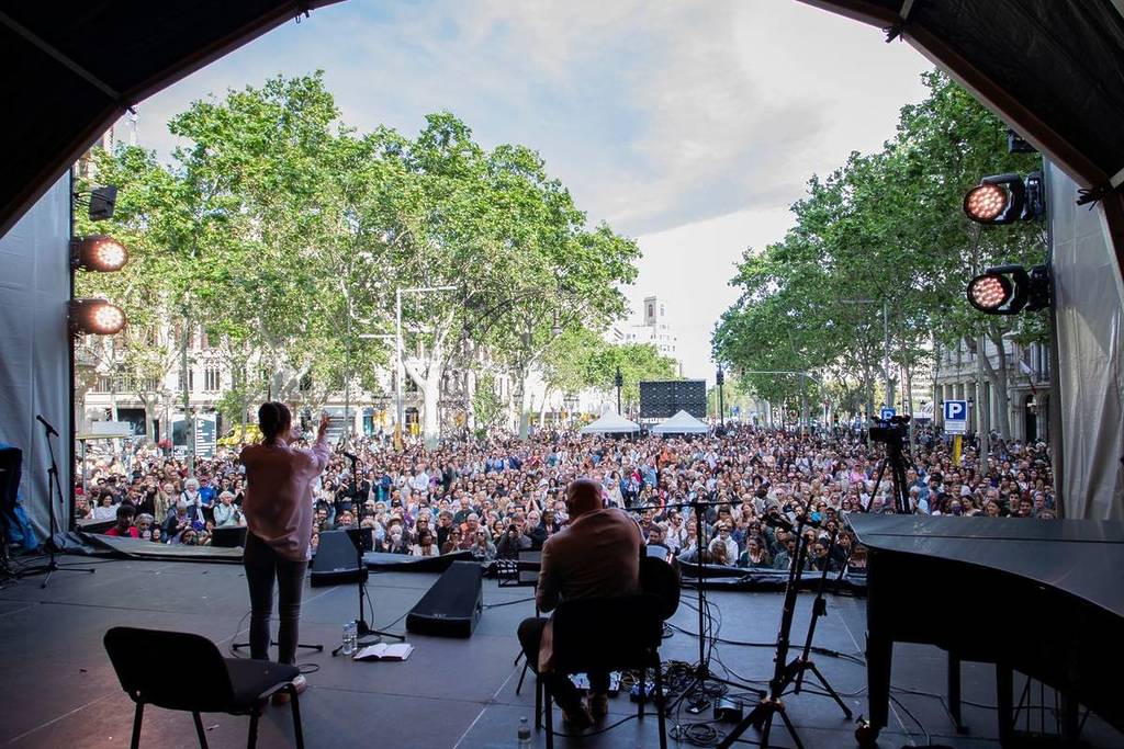6 concerti senza interruzioni e ingresso gratuito: il Passeig de Gràcia di Barcellona ospiterà una grande festa della musica all’aperto questa domenica