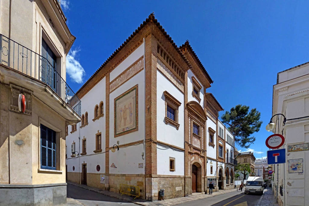 Está en Sitges, pero nadie lo conoce: el Prado que ve cada verano al ir a la playa y al que no habías entrado (hasta ahora)