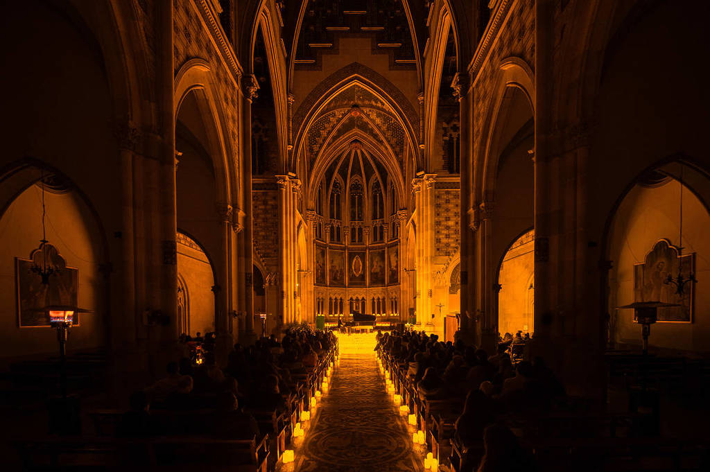 Interior de la Parroquia de San Francisco de Sales en Barcelona.