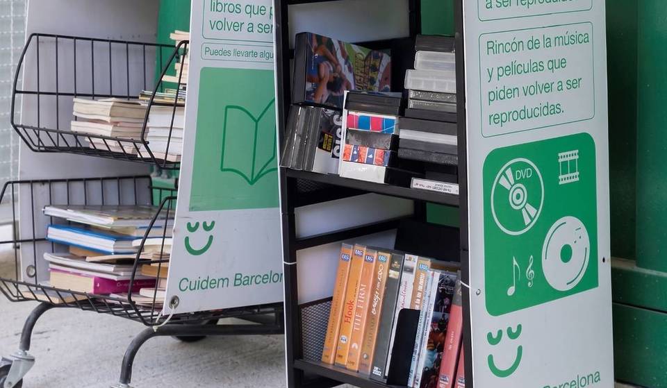 Barcelona llança un nou servei en quatre barris: així podeu recollir fins a tres discos de vinil, DVD o CD al dia