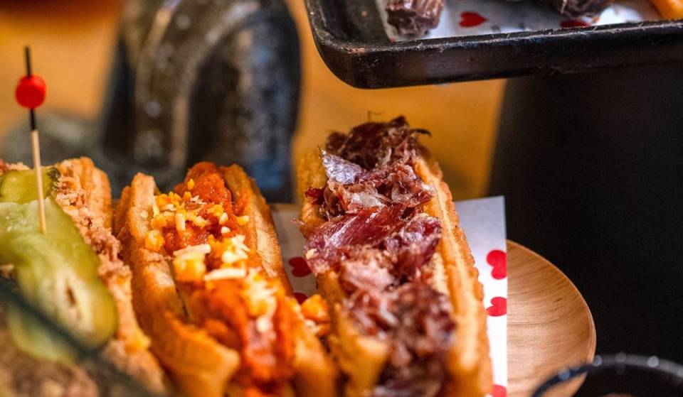 Mit Hotdog oder Pistazien und Nutella gefüllte Churros für 6 €: Die 76 Jahre alte Churrería, die den Churro in Barcelona neu erfunden hat