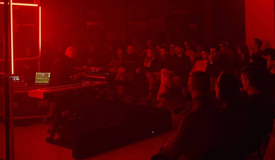 O concerto de música eletrónica e neoclássica em formato intimista que poderá ser apreciado apenas por uma noite em Barcelona