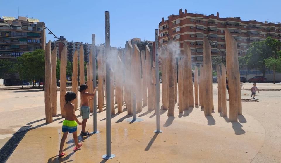On són les 9 noves zones de jocs d’aigua per combatre la calor: aquí tens com pots refrescar-te al carrer aquest estiu