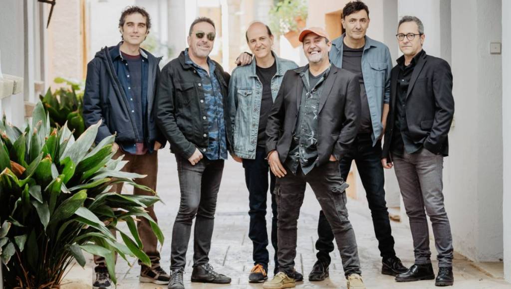 Lax N' Busto