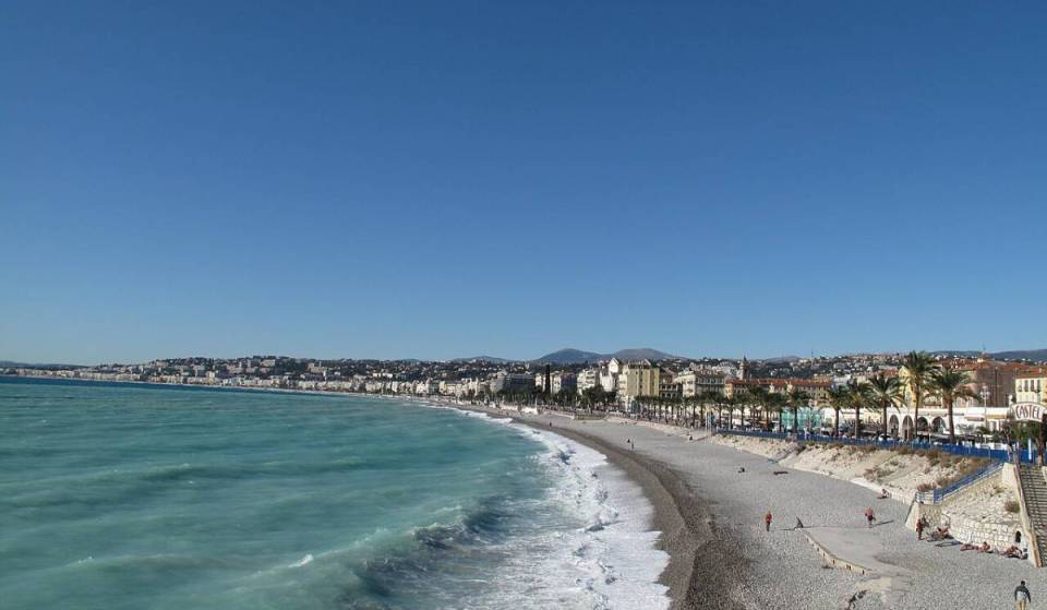 Não é Barcelona: a cidade que usa a água do Mediterrâneo para arrefecer milhares de casas com tubos subterrâneos