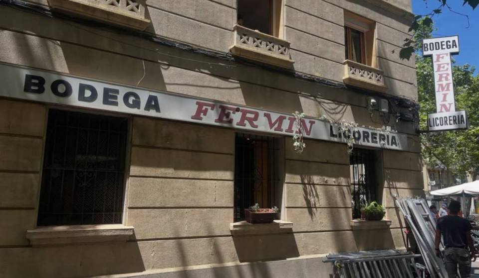 La rebelión de las bodegas: los dos locales históricos que han conseguido frenar la ley que obliga a retirar sus icónicos carteles