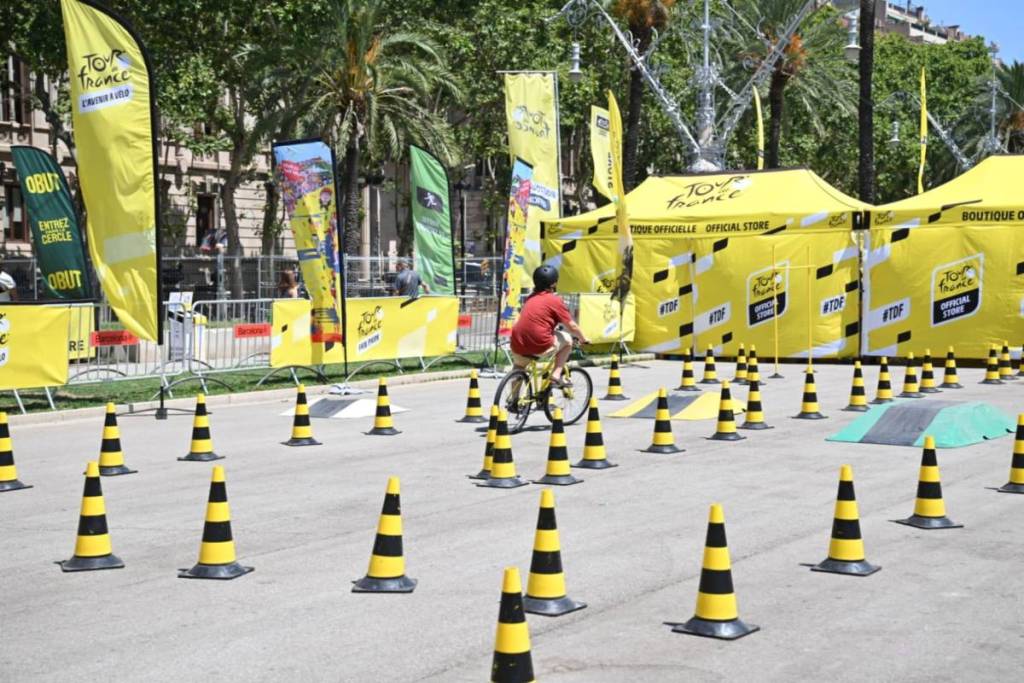 Inaugurado el Fan Park del Tour de Francia: pantallas gigantes, circuitos de bici y juegos gratis en el centro de Barcelona