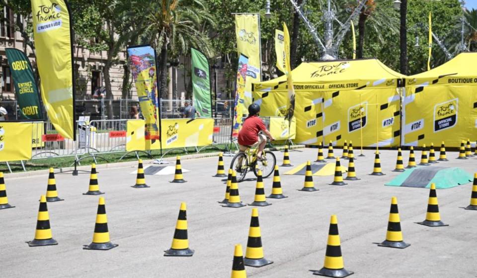 Tour de France Fan Park Opens: Giant Screens, Bike Tracks, and Free Games in Downtown Barcelona