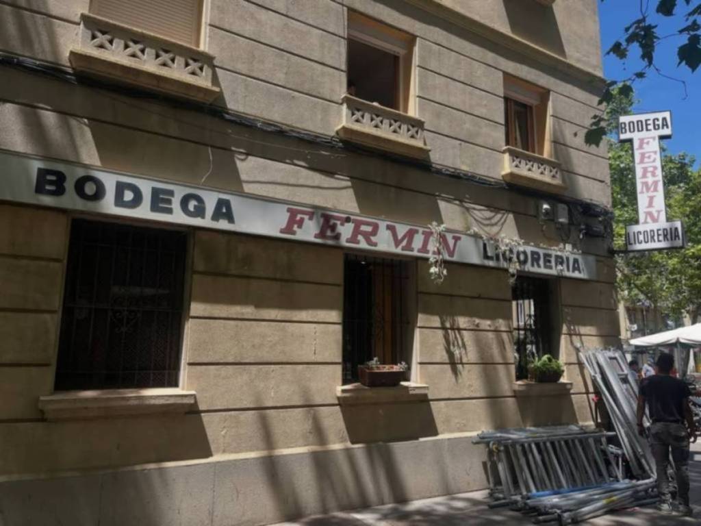 Die Bodegas gewinnen den Kampf gegen die Stadtverwaltung: Barcelona wird das Gesetz ändern, um die historischen Schilder erhalten zu können