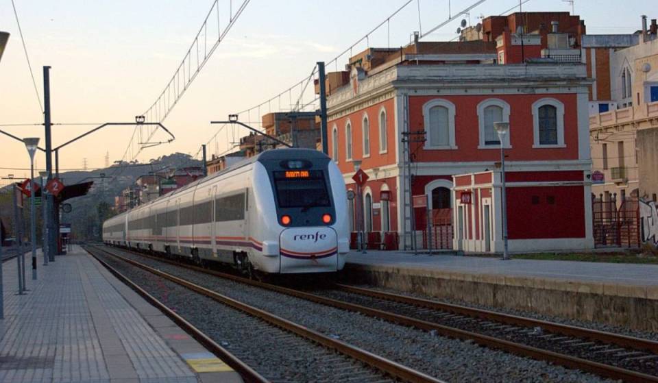 Um novo buraco nas obras da Rodalies engolou um guindaste em Montcada e interrompeu o serviço das linhas R2, R2 Norte e R11: eis as alternativas de transporte