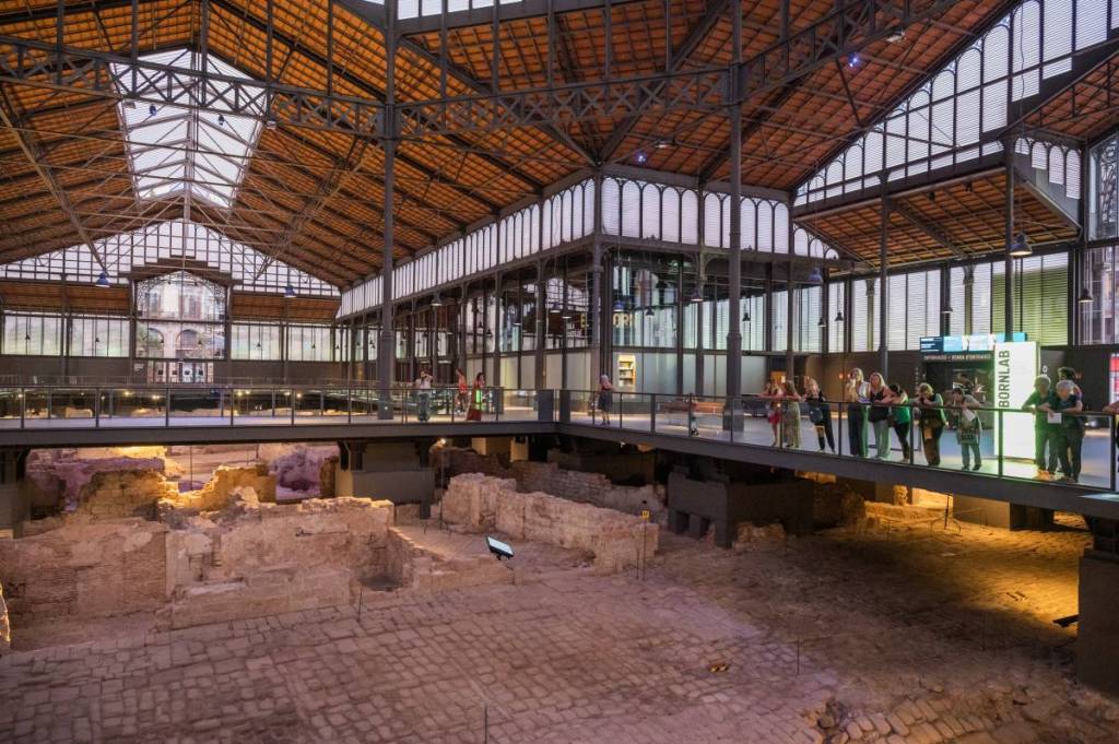 Arqueologia i una cacera de bruixes per una nit: el jaciment arqueològic de 8.000 m² del Born obre les portes les nits d’estiu per a una experiència immersiva de com era Barcelona fa 300 anys