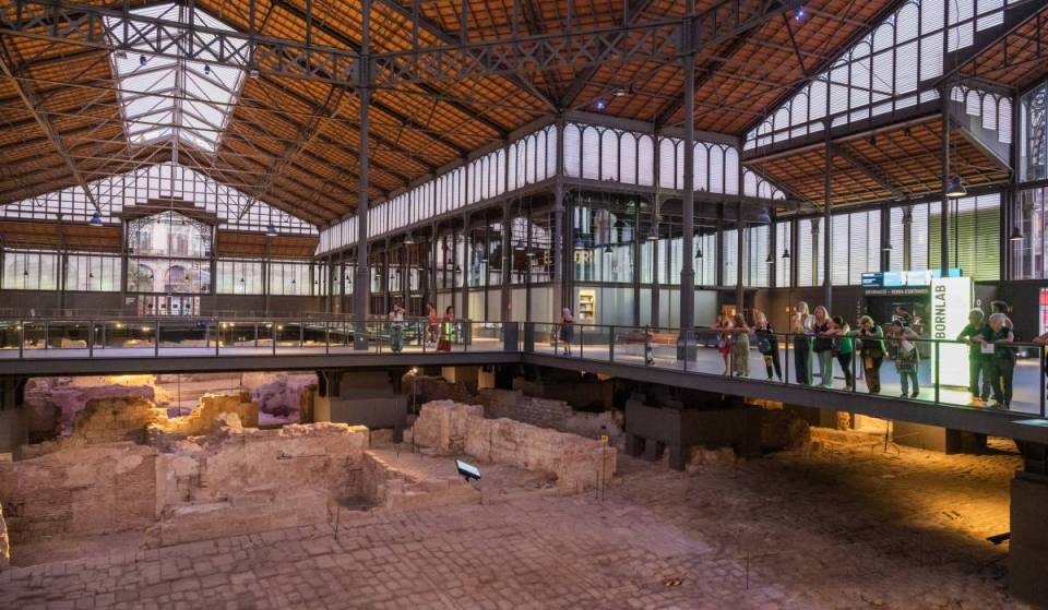Arqueología y caza de brujas por una noche: el yacimiento de 8.000m2 del Born abre las noches de verano para una experiencia inmersiva en la Barcelona de hace 300 años