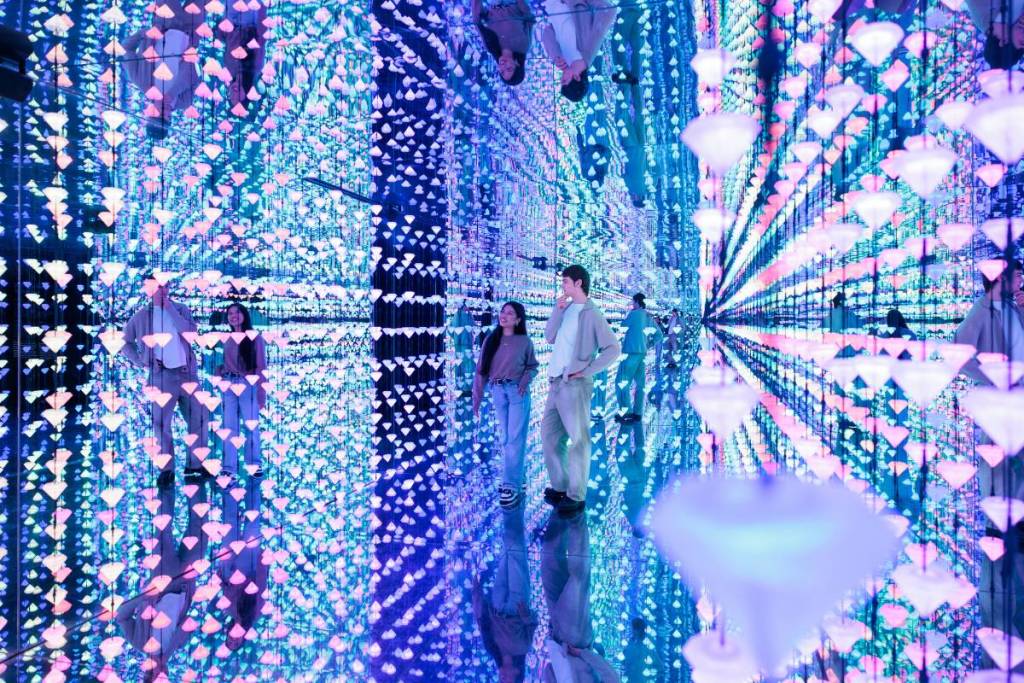 Moco Museum Barcelona: un espacio donde conviven obras de Kusama o Warhol con arte digital e instalaciones inmersivas
