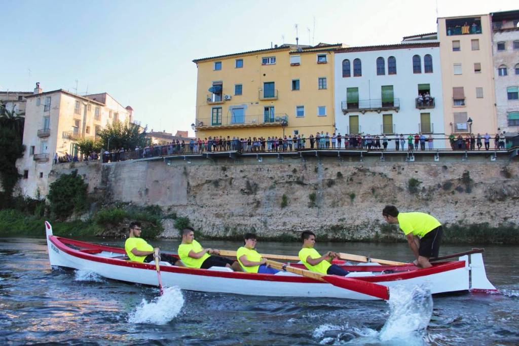 They’re like Asia’s floating villages: river festivals featuring boat races, the legendary soapy pole, and catching melons in the water—all just two hours from Barcelona.