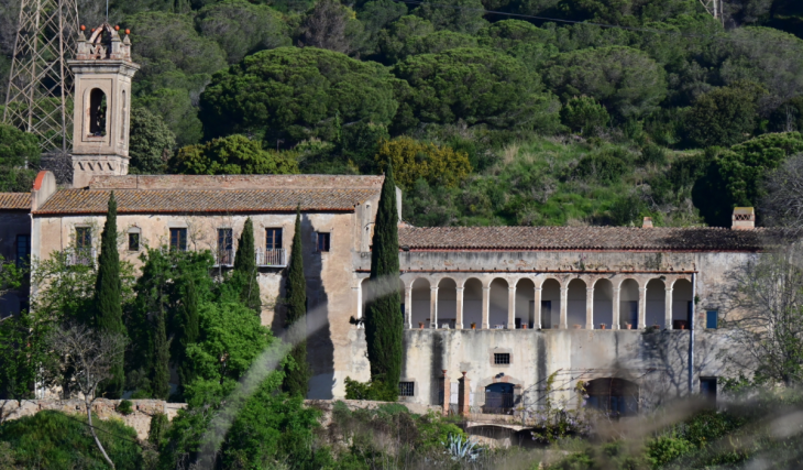 Badalona onteigent het klooster van Sant Jeroni de la Murtra om er een museum van te maken dat gewijd is aan de ‘ontdekking’ van Amerika