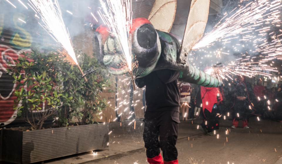Concerten, correfocs en vuurwerk tijdens de feesten van Poblenou: tijden, locaties en het volledige programma