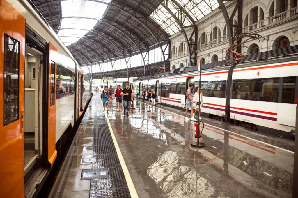 Public transportation, Metro, Rodalies, Barcelona, torrential rains
