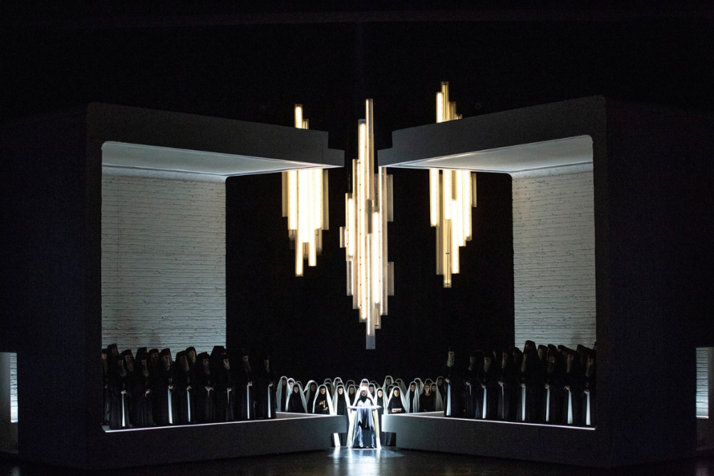 ‘Un ritual visual de vanguardia’: el Gran Teatre del Liceu de Barcelona estrena ‘Aida’ de Verdi con dirección de Shirin Neshat y Anna Netrebko