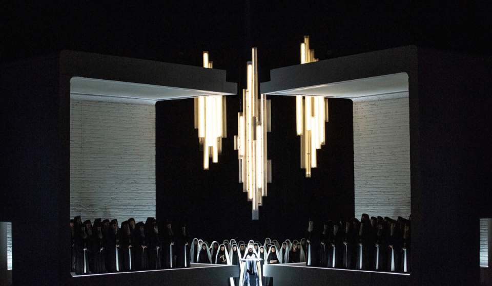 ‘Un ritual visual de vanguardia’: el Gran Teatre del Liceu de Barcelona estrena ‘Aida’ de Verdi con dirección de Shirin Neshat y Anna Netrebko