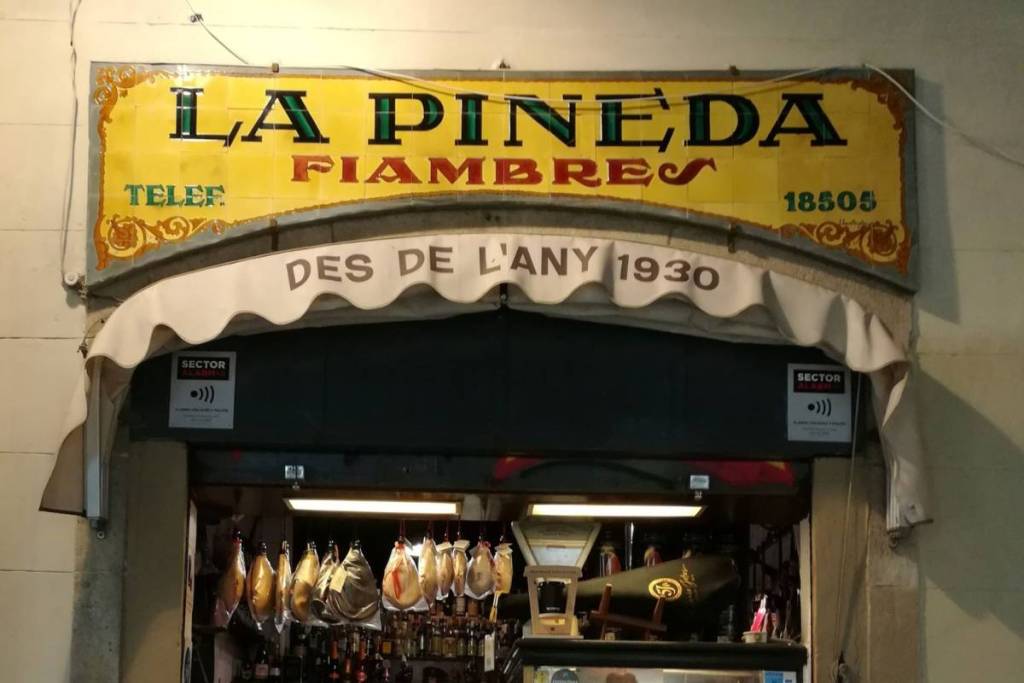 Putting the Brakes on Major International Chains: Barcelona Will Launch a Fund to Buy and Protect Its Most Iconic Businesses