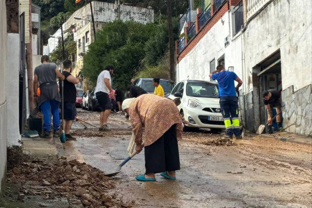 The storm’s devastating aftermath in Barcelona: Torre Baró residents are asking for help from “anyone who can get there” to clear the streets