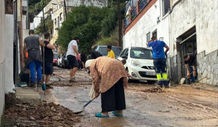 El devastador rastro del temporal en Barcelona: los vecinos de Torre Baró piden ayuda a «cualquiera que pueda desplazarse» para desbloquear las calles