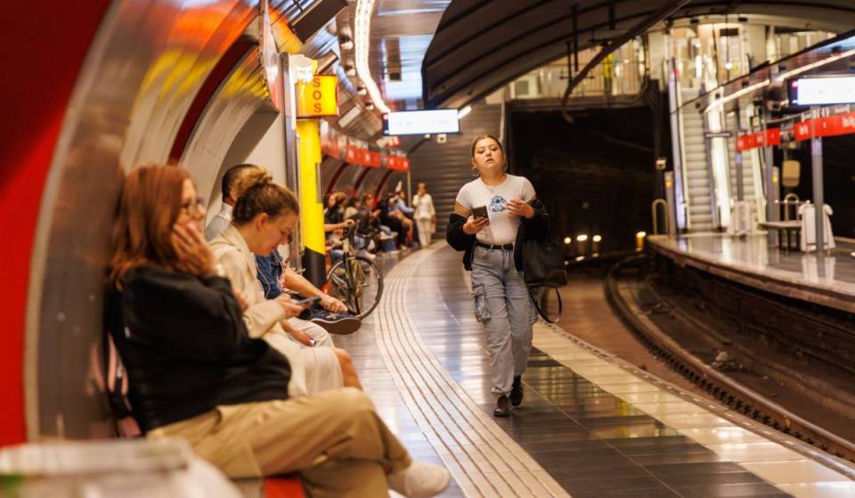 Renfe reopens the Fabra i Puig Rodalies station following the ceiling collapse, but service is limited to the R4 line