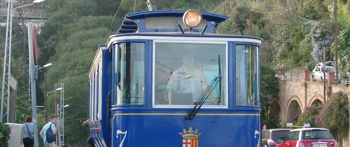 En 2018 el Tramvia Blau dejó de funcionar, ahora vuelve a funcionar por tiempo limitado: así será el regreso del tren más icónico de Barcelona