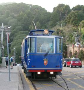 En 2018 el Tramvia Blau dejó de funcionar, ahora vuelve a funcionar por tiempo limitado: así será el regreso del tren más icónico de Barcelona