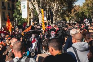 Más de 70 Halloweens y Castanyadas de barrio este 31 de octubre en Barcelona: encuentra la fiesta de tu calle con música, comida y disfraces