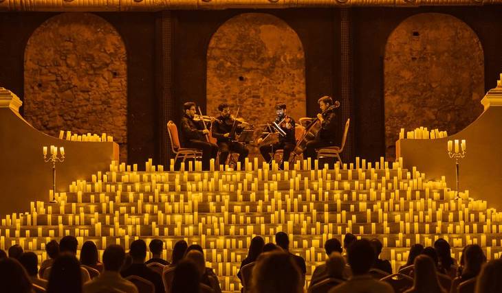 Muito além da música: conheça a engenharia invisível que transforma o Teatro SESIMINAS em um mar de luz e encanto