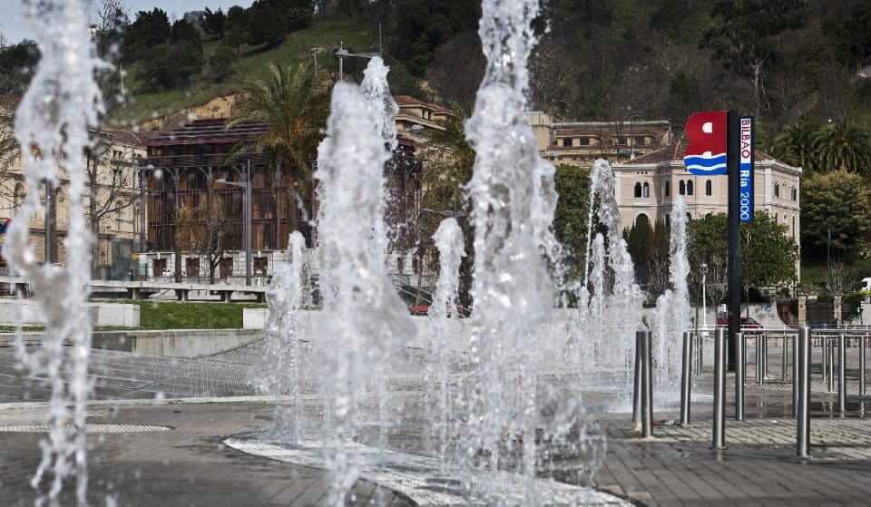 Instalan fuentes provisionales en Bilbao por las altas temperaturas
