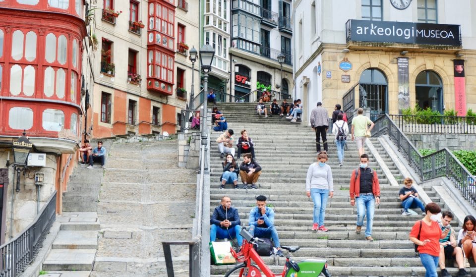 Bilbao entra en zona roja por contagios con la Navidad asomando