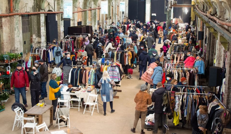 Vuelve a Bilbao el mayor mercado de ropa vintage por kilo de Europa
