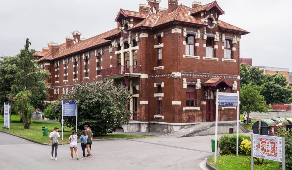 La UCI del Hospital de Basurto vuelve a estar libre de covid casi un año después