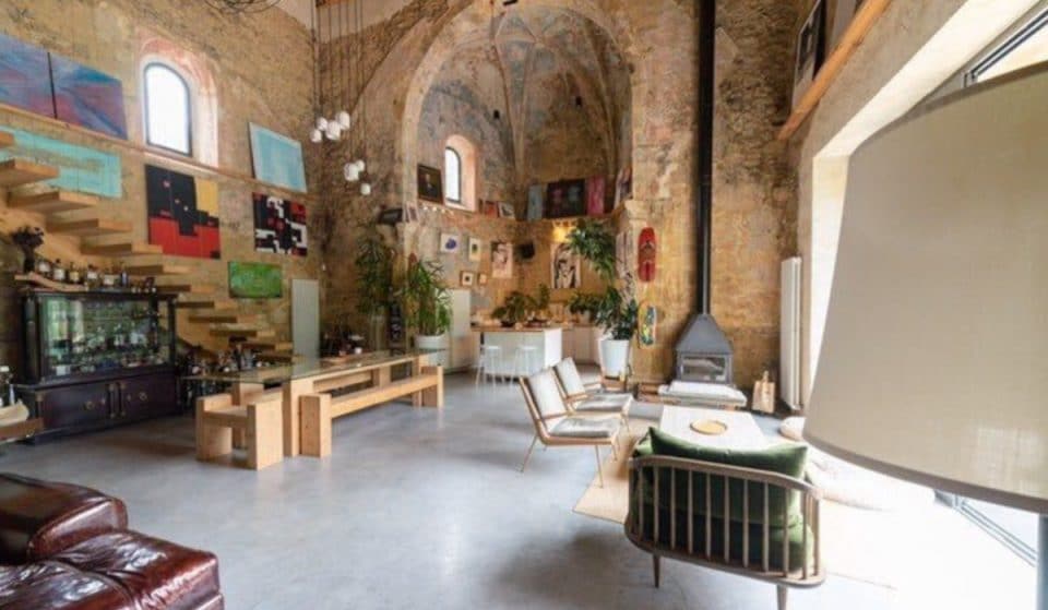 Una iglesia del siglo XVI reconvertida en vivienda: así es la casa más espectacular y atípica de Bizkaia